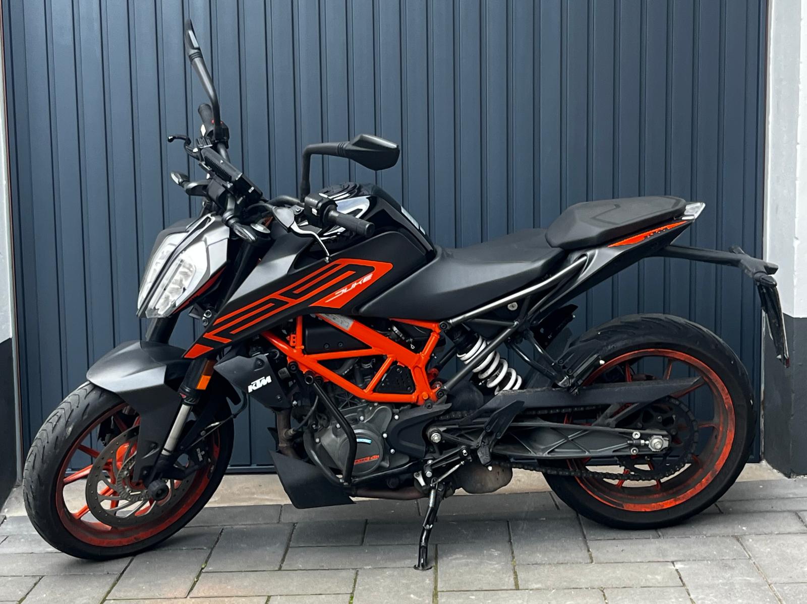 KTM Duke 125